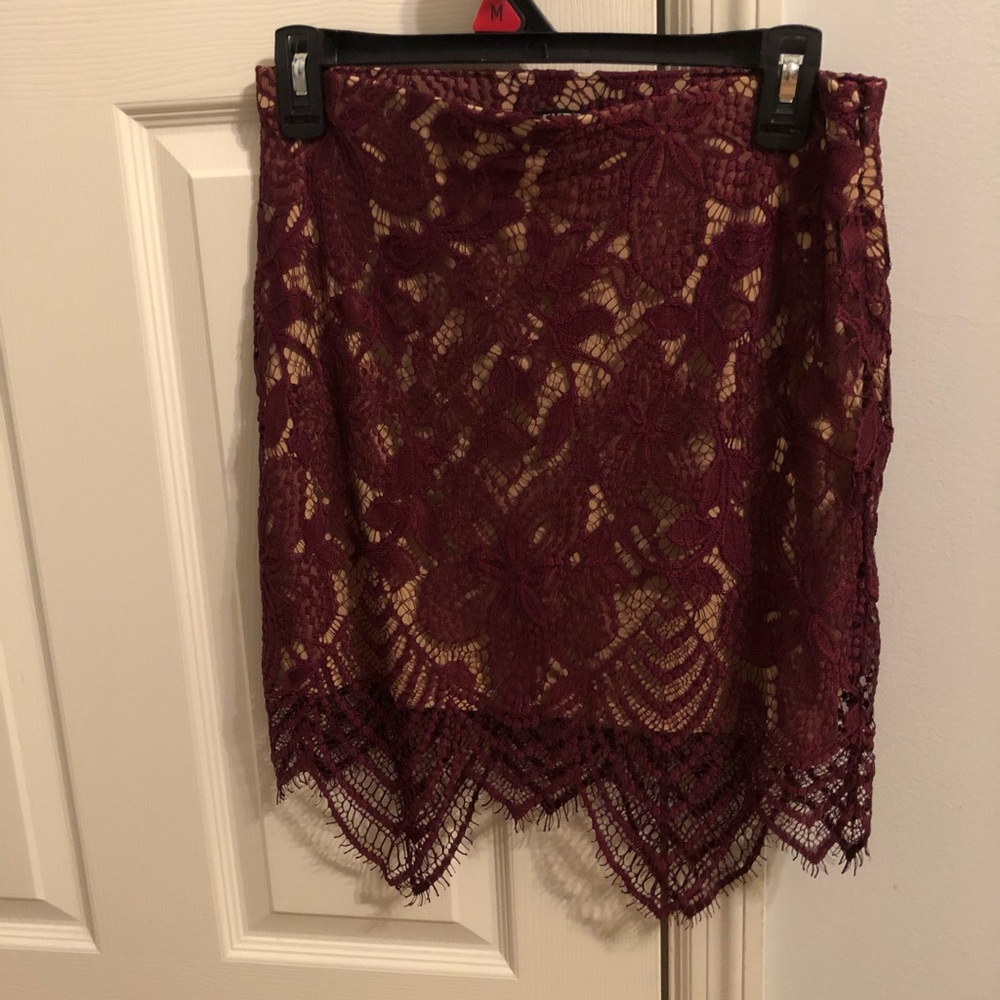 Lace skirt